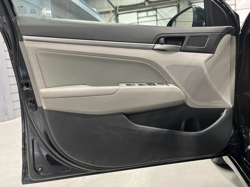 Used 2017 Hyundai Elantra SE FWD image 10