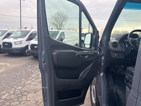 Used 2022 Mercedes-Benz Sprinter 2500 image 17