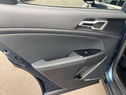 Certified 2023 Kia Sportage EX image 10