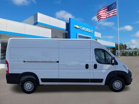 Used 2025 RAM ProMaster 2500 w/ Convenience Group image 3