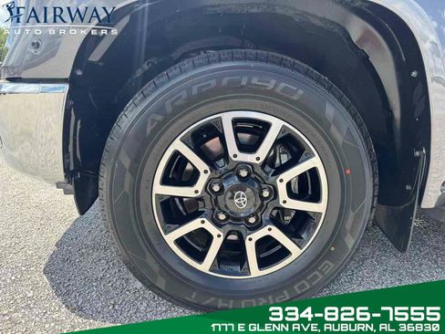 Used 2018 Toyota Tundra Limited image 32