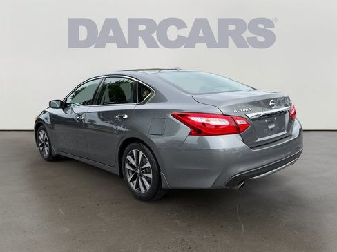 Used 2017 Nissan Altima 2.5 SV FWD image 4