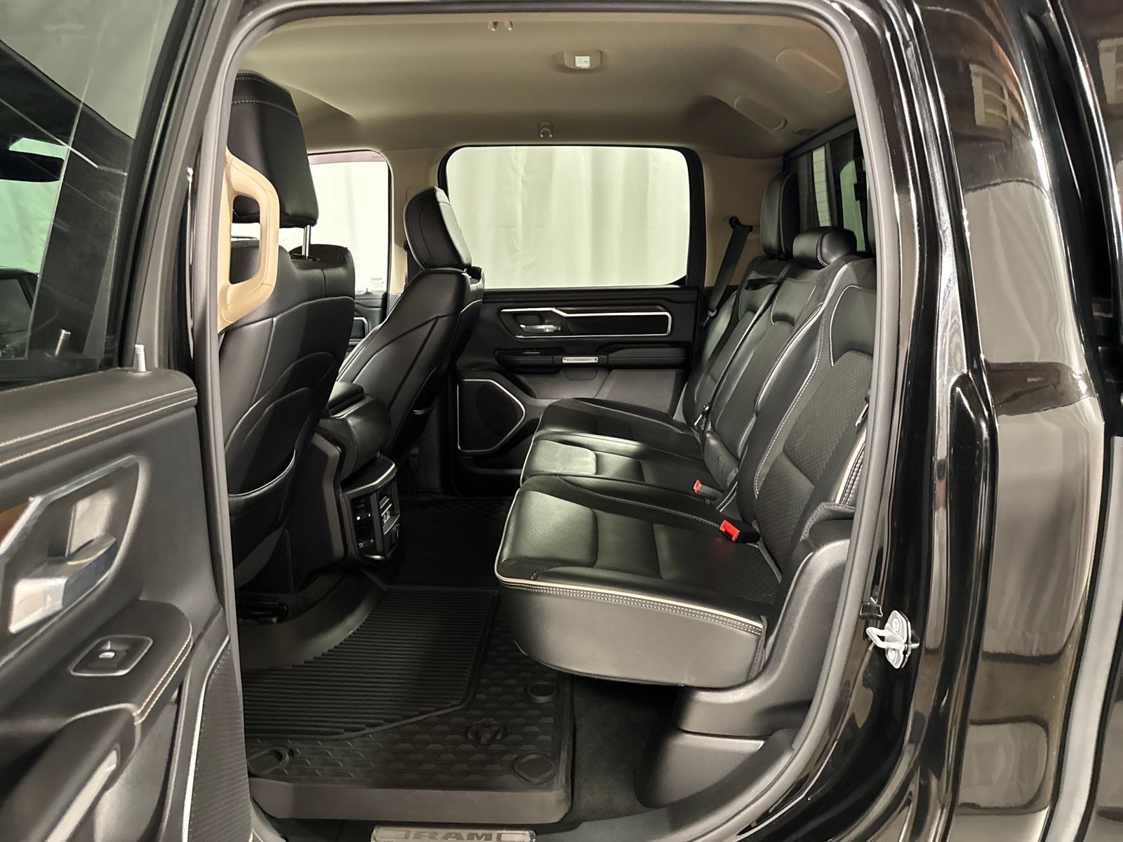 Used 2021 RAM 1500 Laramie AWD/4WD image 5