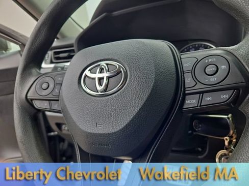 Used 2021 Toyota RAV4 LE w/ Carpet Mat Package (TMS) AWD/4WD image 18