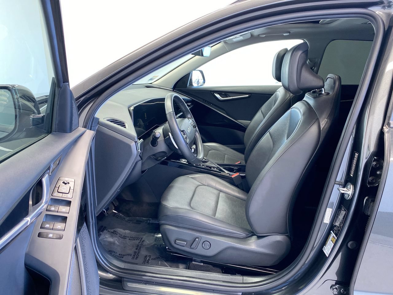 Certified 2024 Kia Niro FWD image 16