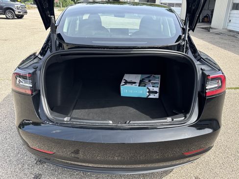 Used 2023 Tesla Model 3 Standard Range RWD image 8