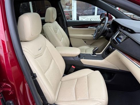 Used 2017 Cadillac XT5 Luxury w/ Driver Awareness Package image 36