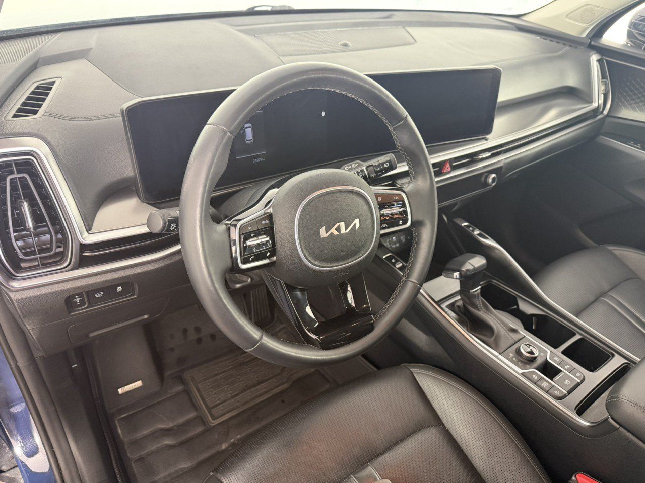 Used 2024 Kia Sorento EX AWD/4WD image 17