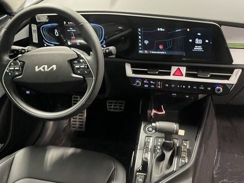 New 2025 Kia Niro EX Touring image 5