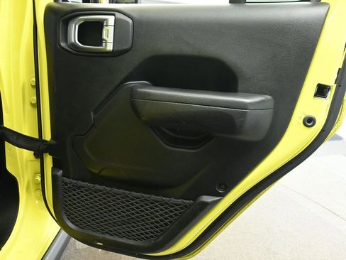 Used 2022 Jeep Wrangler Unlimited Sport image 17