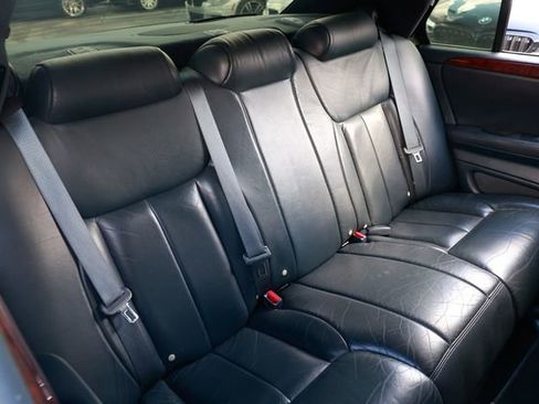 Used 2006 Cadillac DTS Limousine image 27