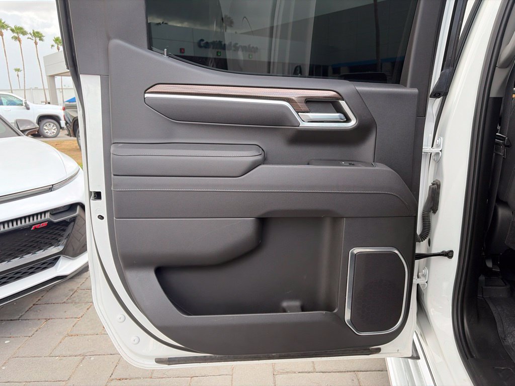 Used 2025 Chevrolet Silverado 1500 LT RWD image 17