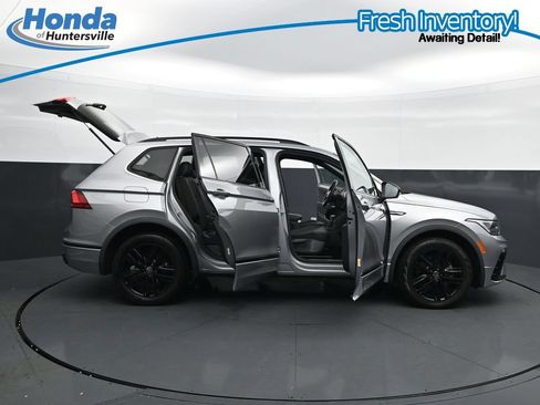Used 2022 Volkswagen Tiguan SE R-Line FWD image 43