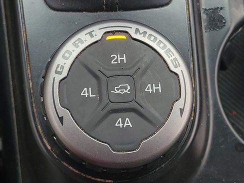 Used 2024 Ford Bronco Badlands image 16