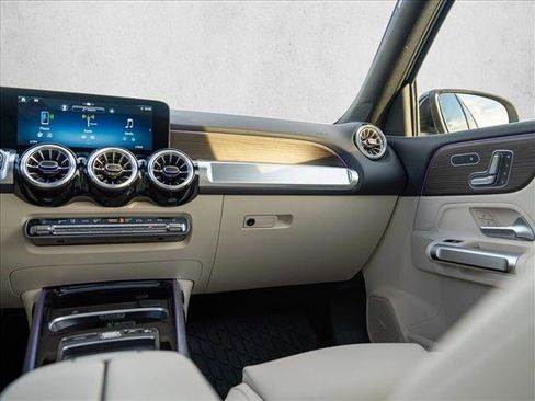 Certified 2026 Mercedes-Benz GLB 250 4MATIC image 17