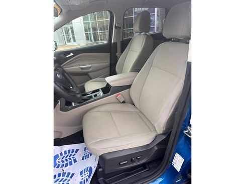 Used 2017 Ford Escape SE FWD image 11