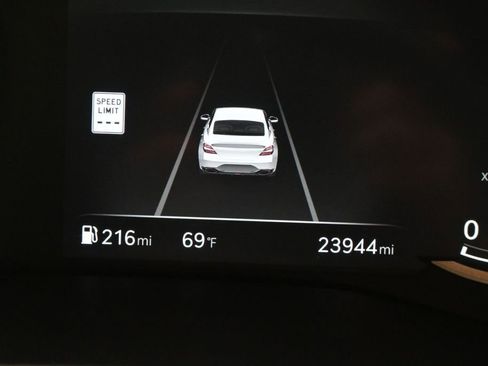 Used 2025 Genesis G70 2.5T RWD image 16