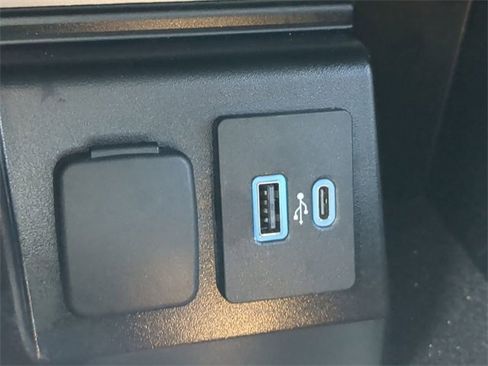 Used 2023 Ford Explorer XLT w/ Equipment Group 202A image 21