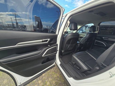 Used 2020 Kia Telluride LX image 19