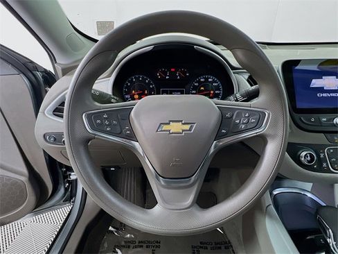 Used 2025 Chevrolet Malibu LT image 12