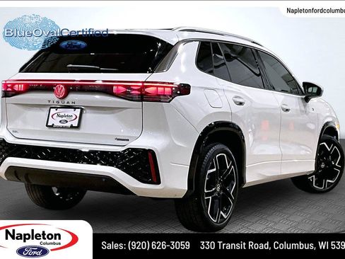 Used 2025 Volkswagen Tiguan SEL R-Line AWD/4WD image 2