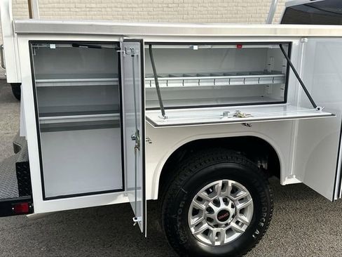 New 2025 GMC Sierra 2500 Pro w/ Convenience Package RWD image 28
