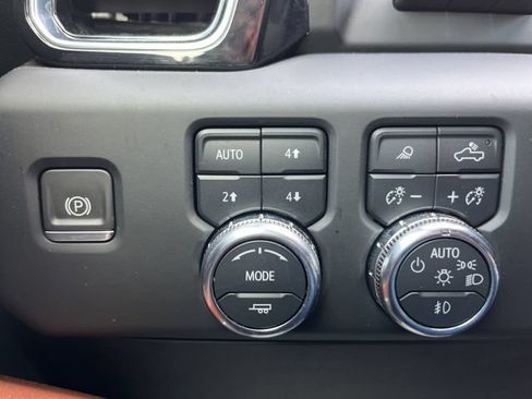 Used 2024 GMC Sierra 1500 Denali Ultimate AWD/4WD image 32