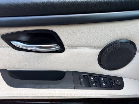 Used 2011 BMW 328i Convertible RWD image 11