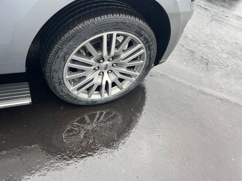 Used 2023 Ford Expedition Max Limited image 33