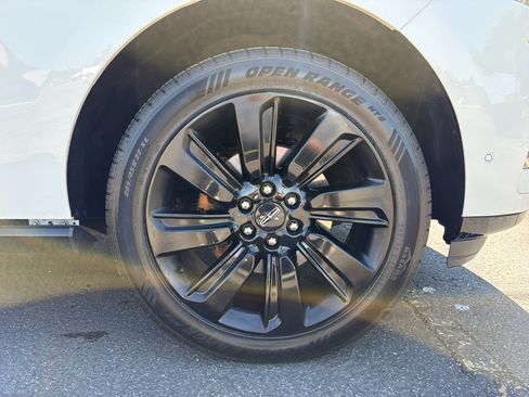 Used 2023 Lincoln Navigator Reserve AWD/4WD image 3