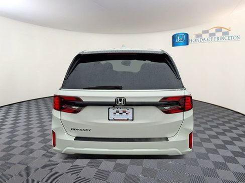 Certified 2025 Honda Odyssey EX-L image 5