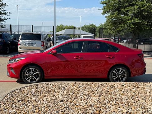 Used 2023 Kia Forte LXS FWD image 2