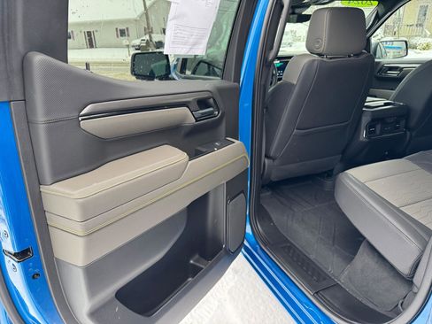 Used 2024 Chevrolet Silverado 1500 ZR2 w/ Technology Package image 41