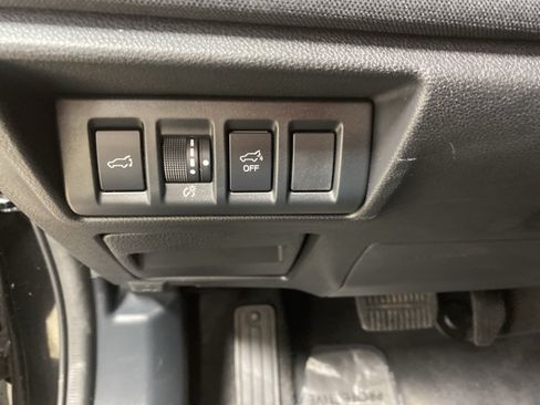 Used 2025 Subaru Outback Premium AWD/4WD image 18