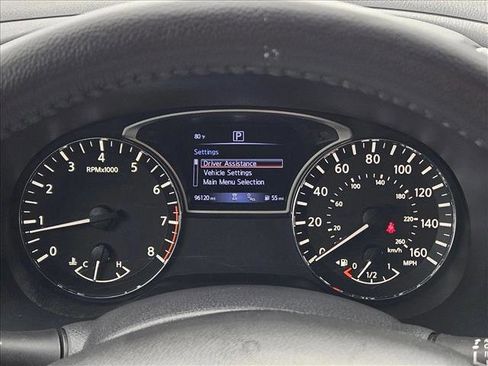 Used 2020 Nissan Pathfinder SV FWD image 11
