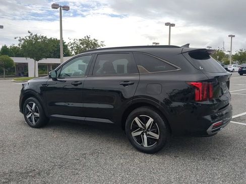 Used 2021 Kia Sorento S w/ Panoramic Sunroof Package FWD image 6