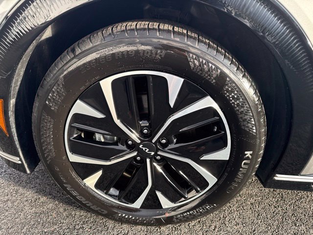 Certified 2024 Kia EV6 Wind w/ Wind Technology Package AWD/4WD image 11