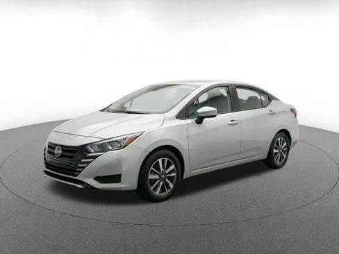 Used 2025 Nissan Versa SV FWD image 3