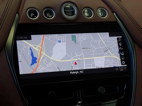 Used 2021 Aston Martin DBX image 36