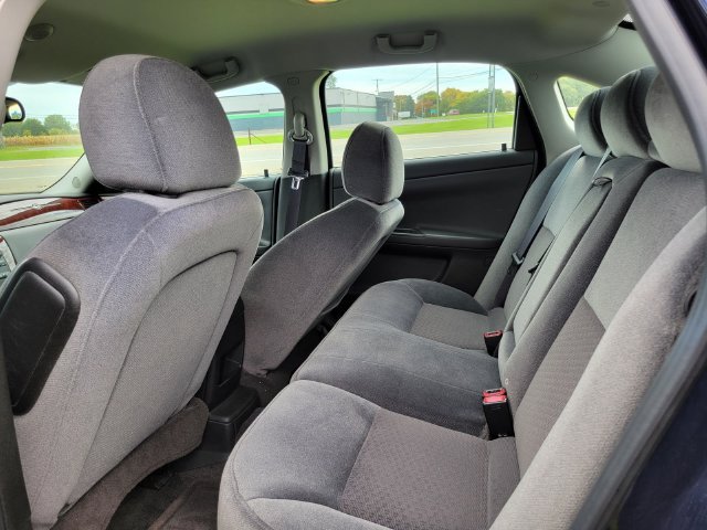 Used 2009 Chevrolet Impala LT FWD image 19