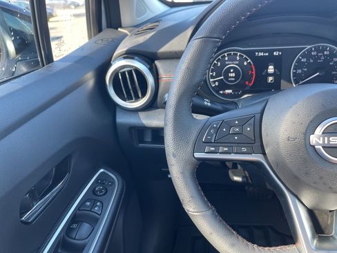 New 2025 Nissan Versa SR image 30