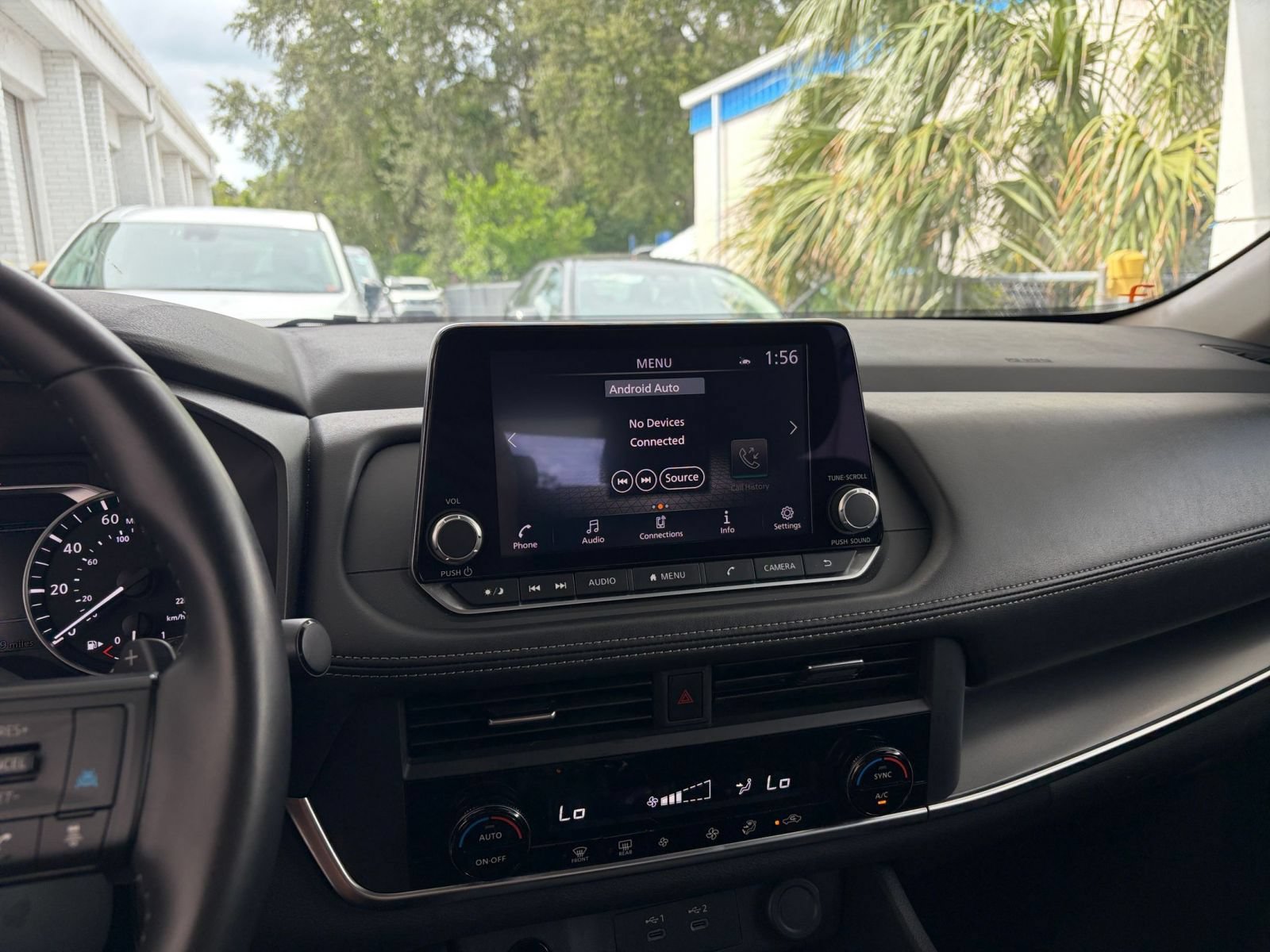 Used 2025 Nissan Rogue SV FWD image 16