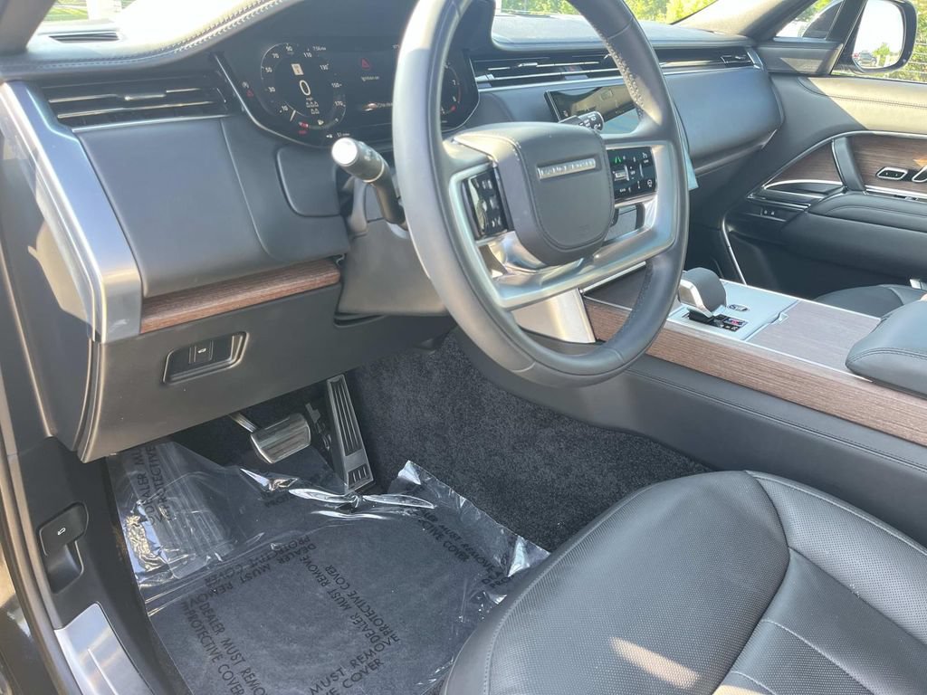 Used 2024 Land Rover Range Rover Long Wheelbase SE AWD/4WD image 12
