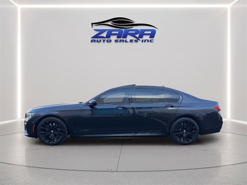 Used 2022 BMW 750i xDrive w/ Executive Package AWD/4WD image 4