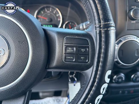 Used 2017 Jeep Wrangler Unlimited Sahara w/ Connectivity Group image 25