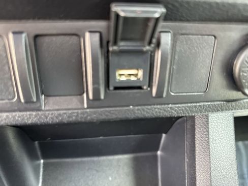 Used 2022 Toyota Tacoma SR RWD image 32
