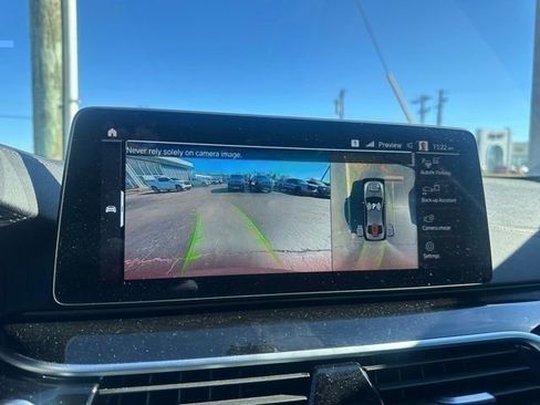 Used 2021 BMW M550i xDrive w/ Premium Package image 47