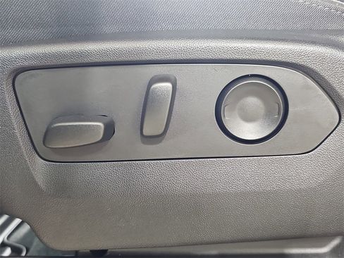 Certified 2023 Chevrolet Silverado 1500 LT image 36