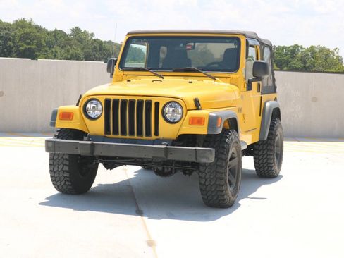 Used 2004 Jeep Wrangler X w/ Convenience Group AWD/4WD image 26