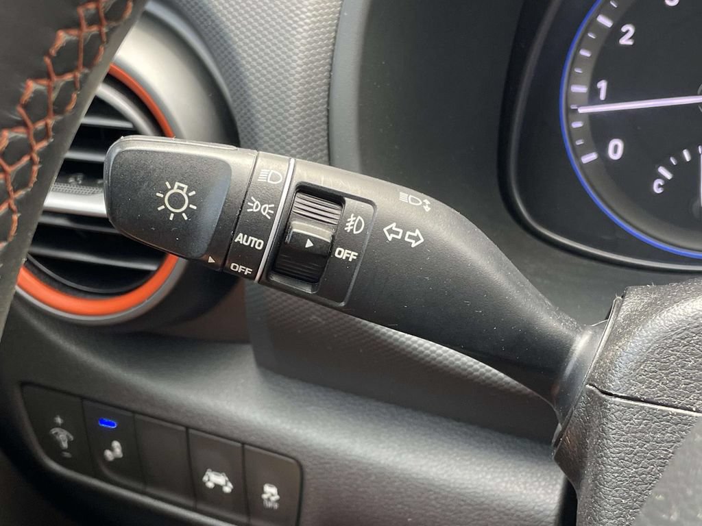 Used 2020 Hyundai Kona Limited FWD image 13